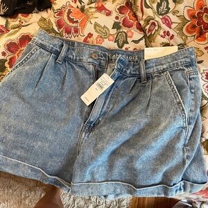 American Eagle mom short size 6 NWT